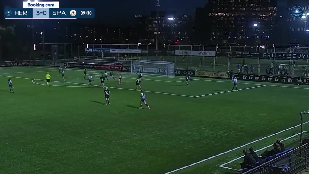 Sparta Vrouwen tijdens een eerdere wedstrijd tegen Hera United.