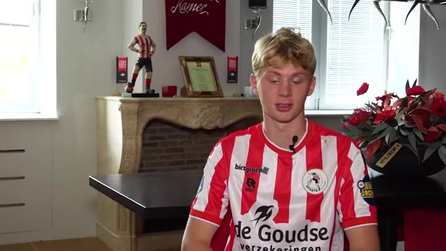 Cedric Hatenboer tijdens een interview bij Sparta