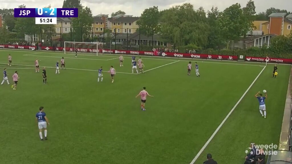 Spelmoment uit een eerdere ontmoeting tussen Jong Sparta en De Treffers.