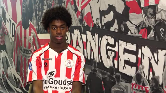 Lushendry Martes tijdens een interview bij Sparta